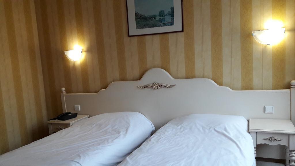 Hotel Au Lion D'Or Nogent-le-Rotrou Exteriör bild