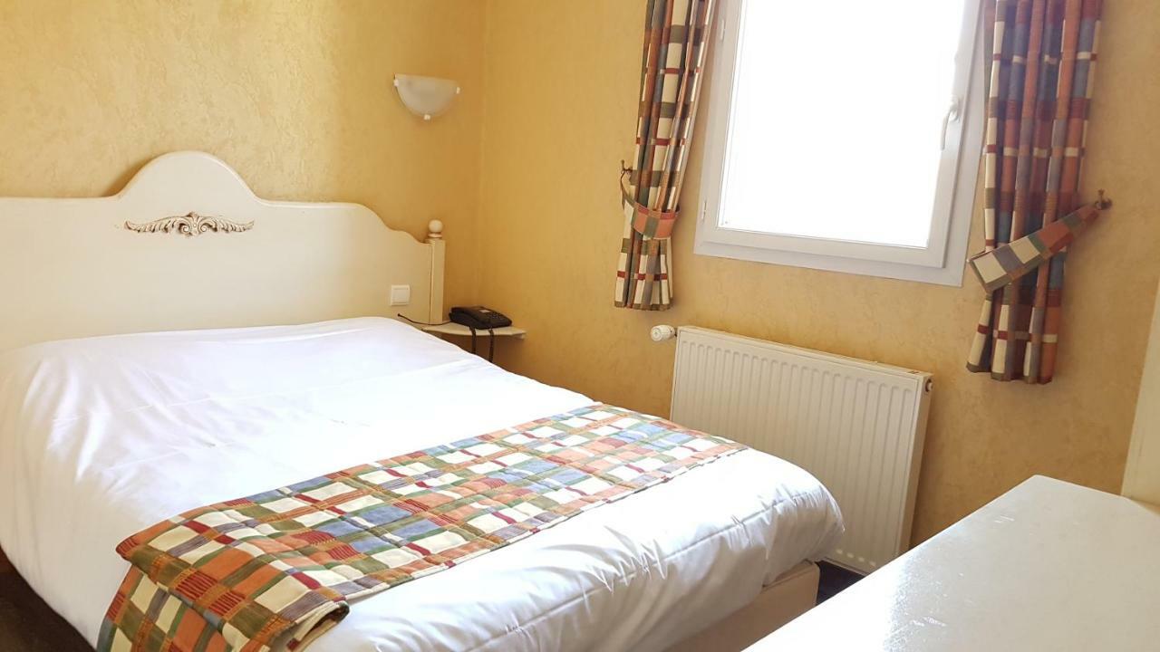 Hotel Au Lion D'Or Nogent-le-Rotrou Exteriör bild