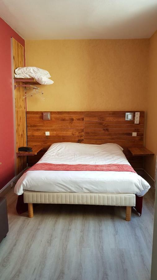 Hotel Au Lion D'Or Nogent-le-Rotrou Rum bild