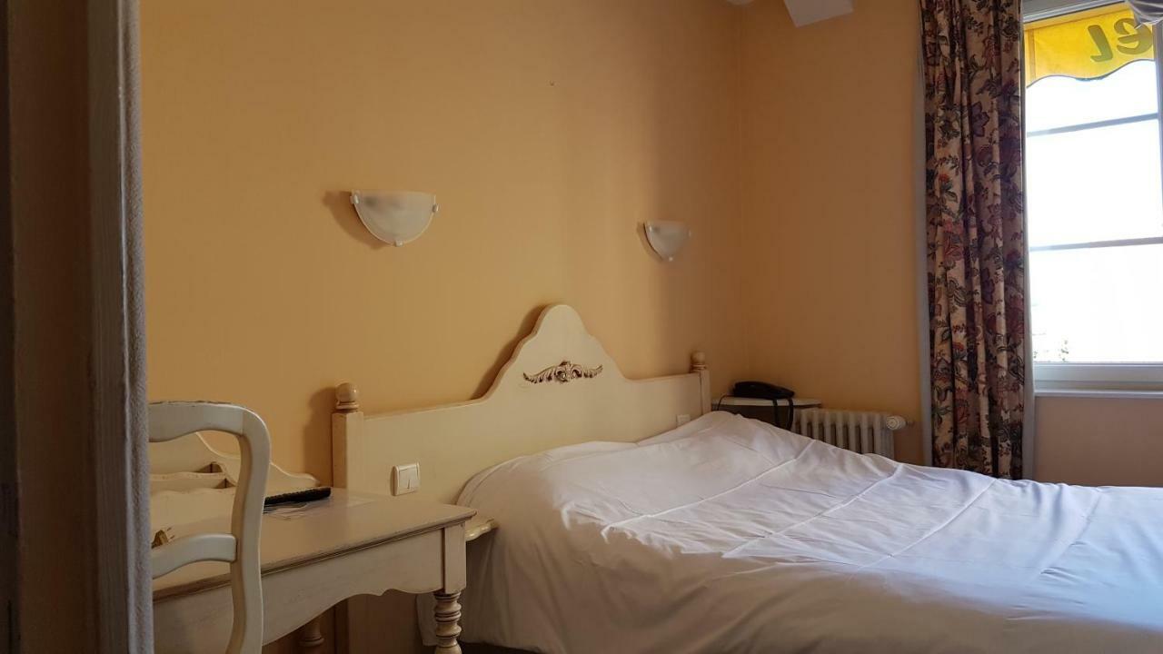Hotel Au Lion D'Or Nogent-le-Rotrou Exteriör bild